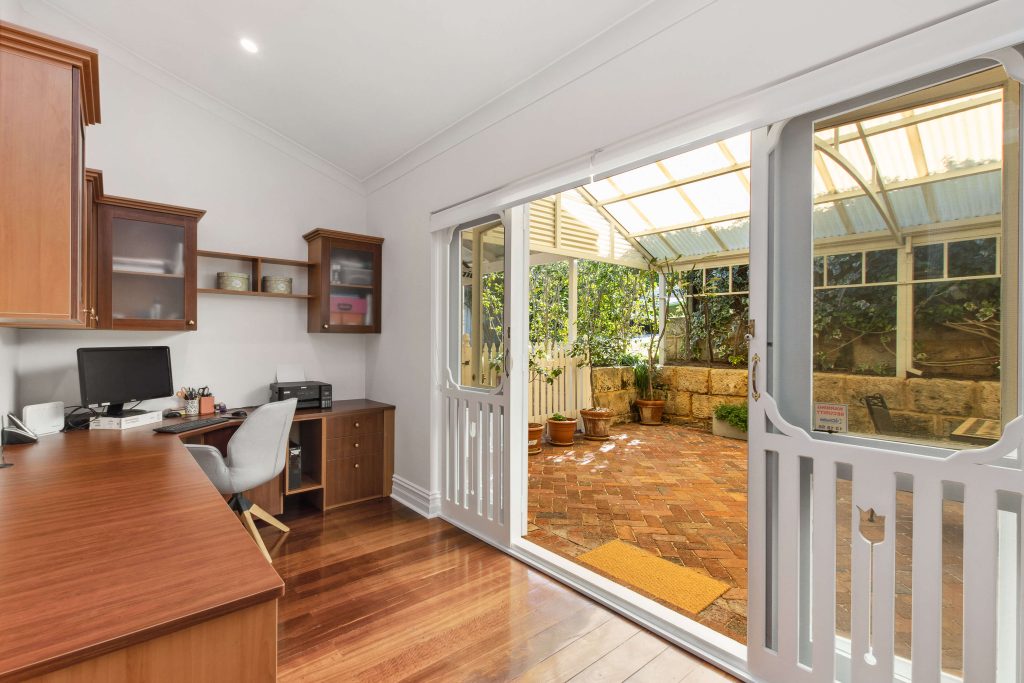PRINT 8 Queens Crescent, Mount Lawley 23