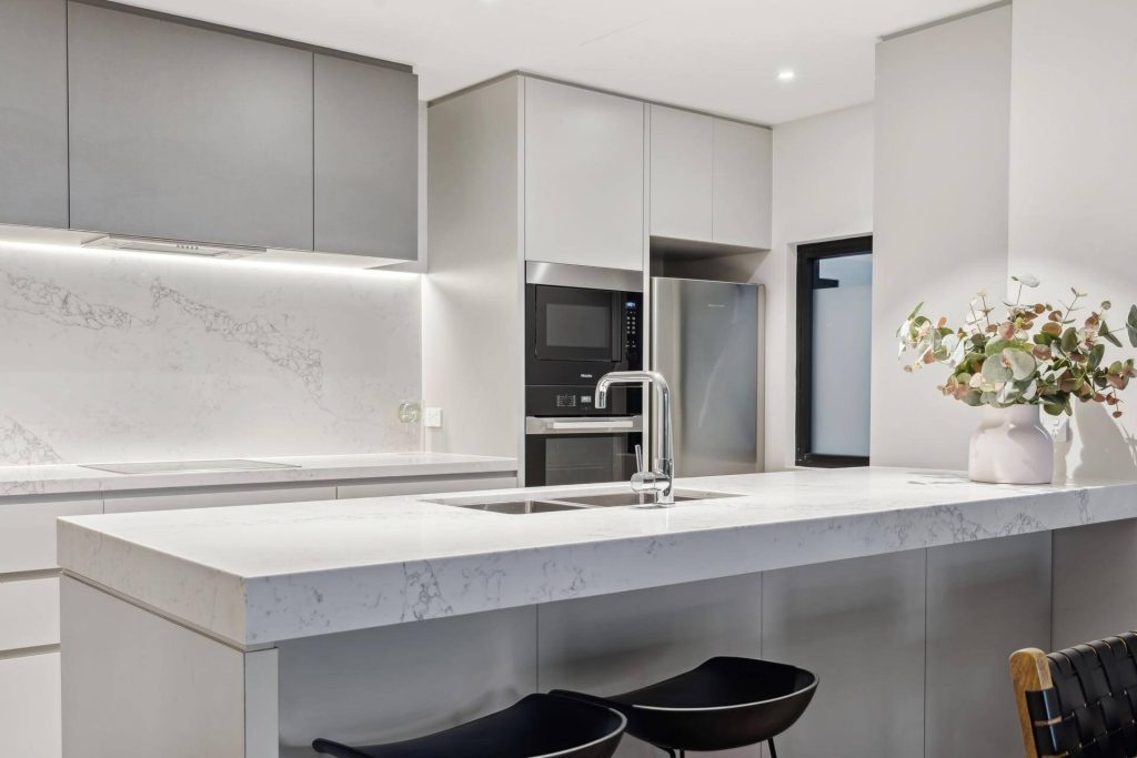 WEB 205 5 Davies Road Claremont 2